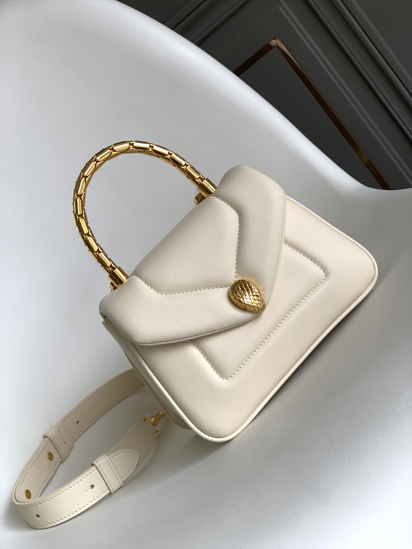 Bvlgari_Serpenti_Reverse